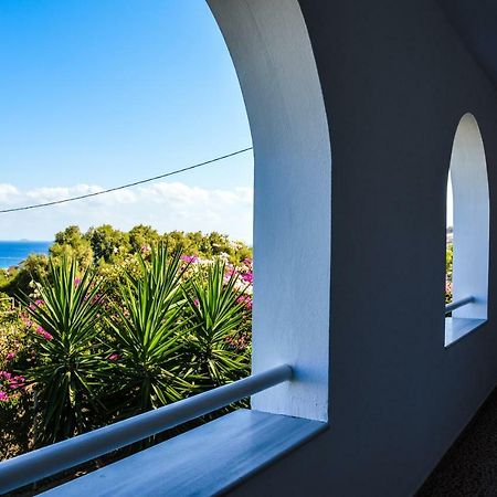 United Blue Resorts - White Sand Karteros Bagian luar foto