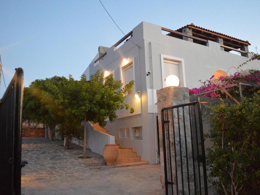 United Blue Resorts - White Sand Karteros Bagian luar foto