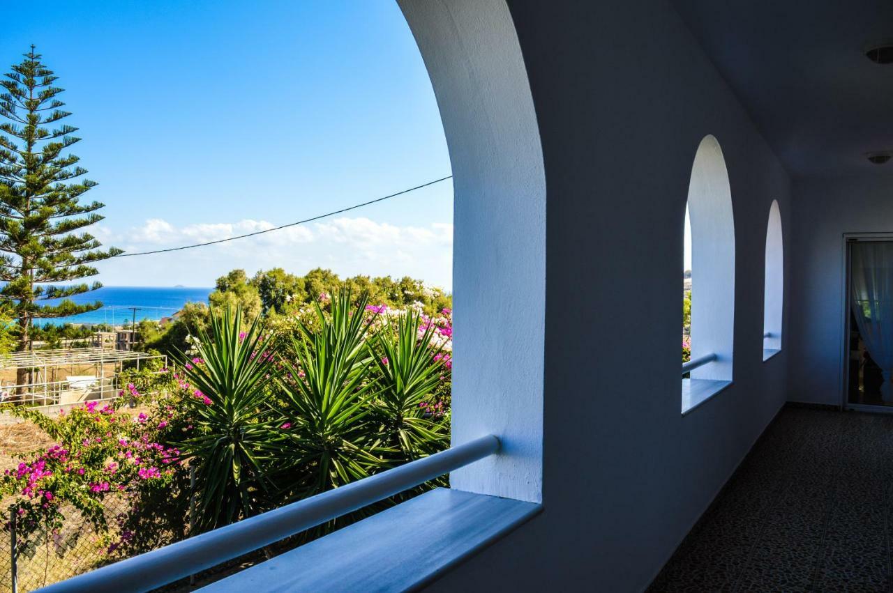 United Blue Resorts - White Sand Karteros Bagian luar foto