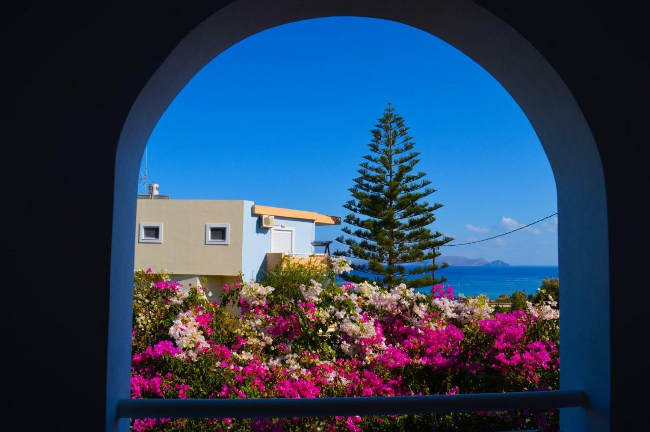 United Blue Resorts - White Sand Karteros Bagian luar foto